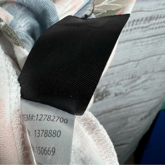 Torrid 4X Super Soft Cold Shoulder Ruffle Top Pink Blue Floral - Picture 10 of 10